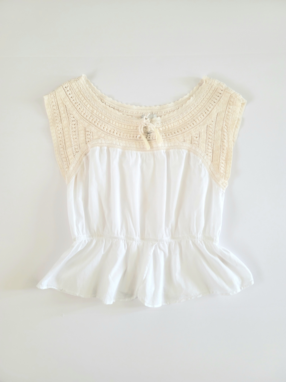 Anthropologie HD in Paris White and Ivory Peplum Cotton Crochet Top, Size 6